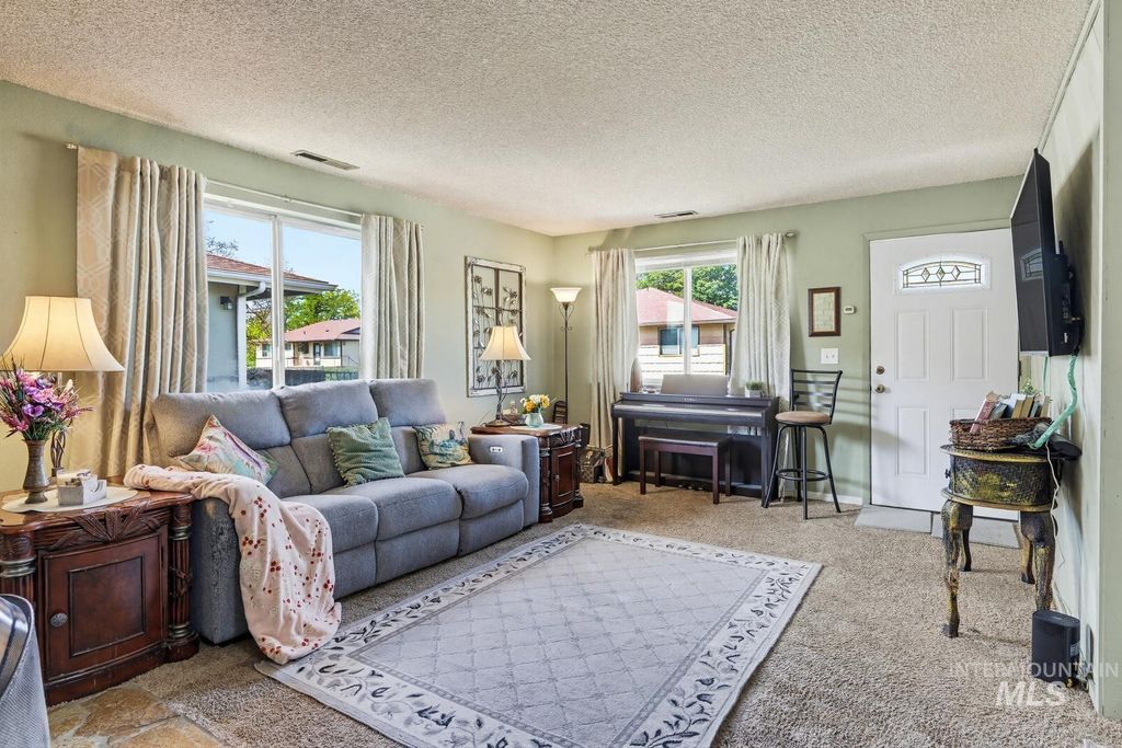 Photo of 1129 S Hilton St, Boise, ID 83705 (MLS # 98985655)