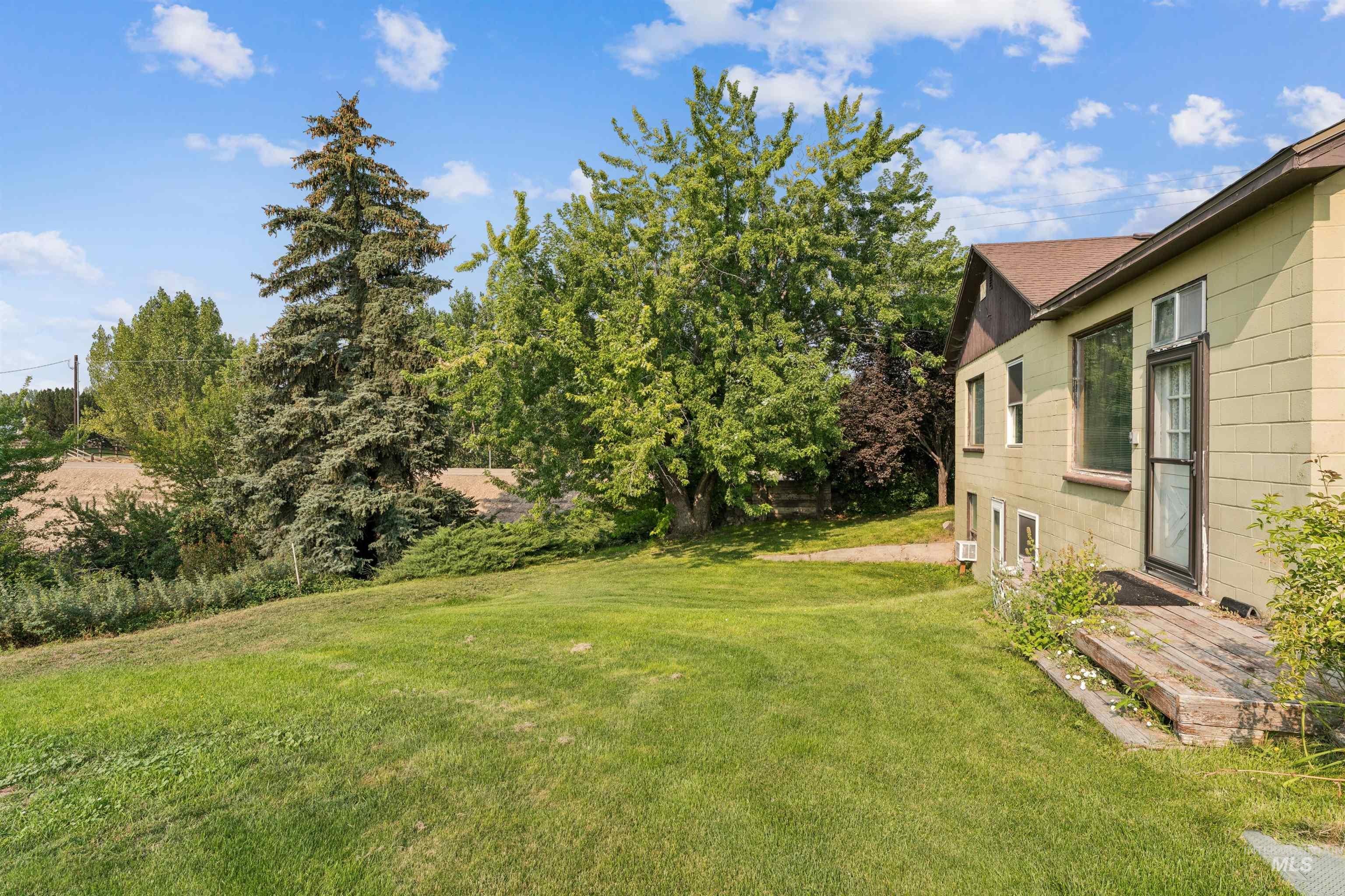 25248 Lansing Lane