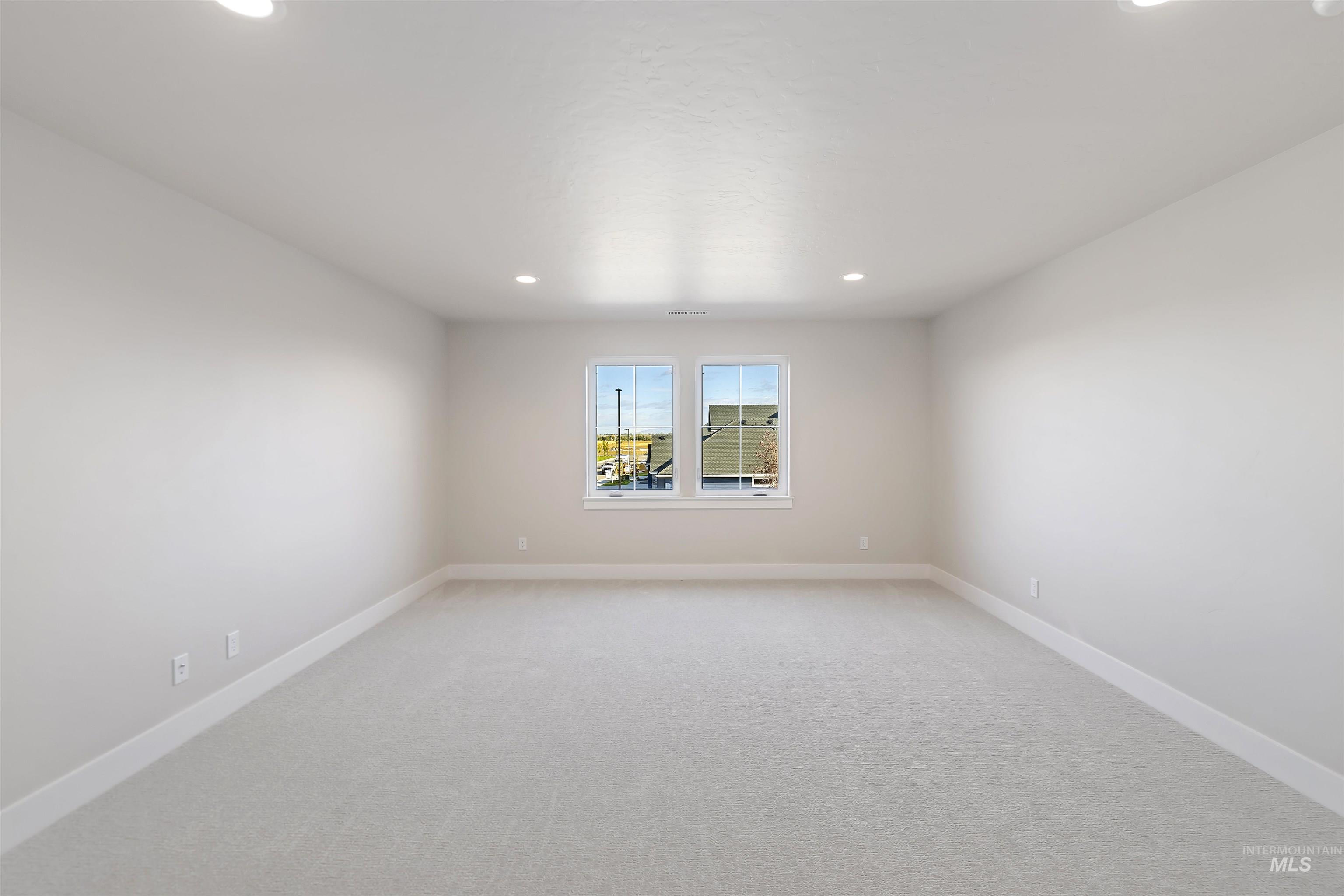 Approx 285 SqFt Bonus Room