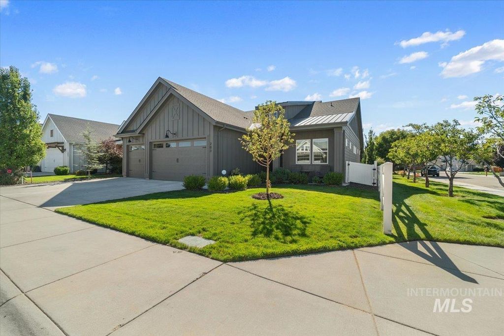 Photo of 207 W Wrangler St, Meridian, ID 83646 (MLS # 98980411)