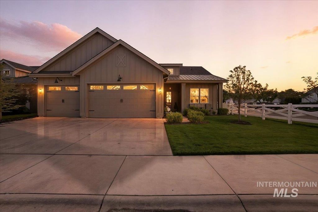 Photo of 207 W Wrangler St, Meridian, ID 83646 (MLS # 98980411)