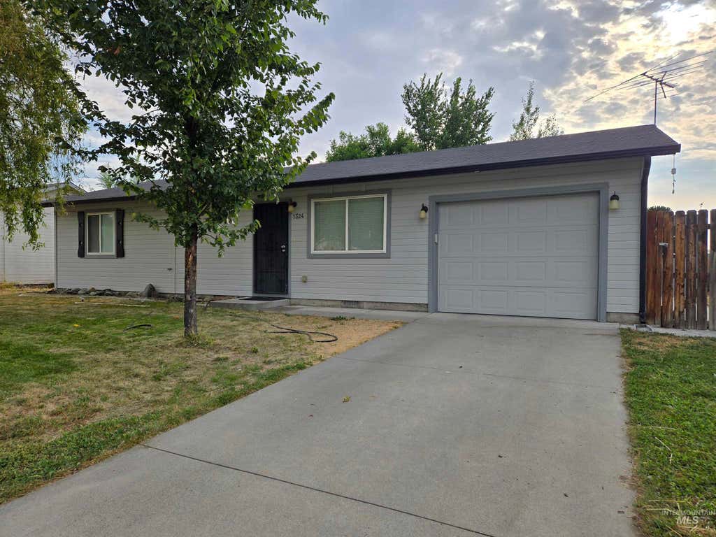 Photo of 1324 River St, Payette, ID 83661 (MLS # 98998338)