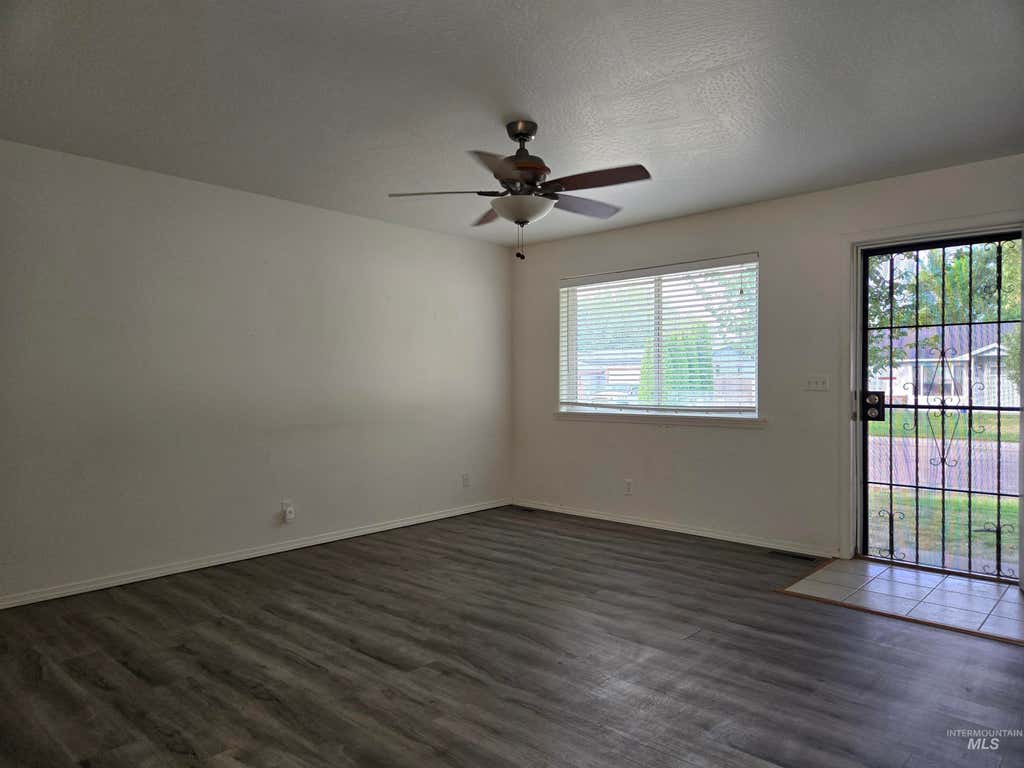 Photo of 1324 River St, Payette, ID 83661 (MLS # 98998338)
