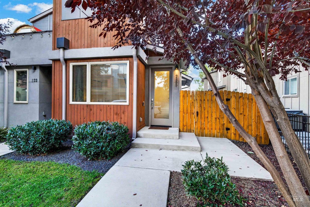 Photo of 225 E 36th Street, Garden City, ID 83714 (MLS # 99001300)