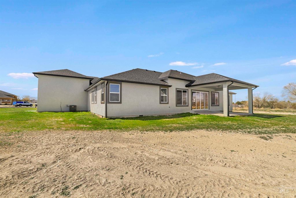 Photo of 2514 Tulip Cir, Twin Falls, ID 83301 (MLS # 98978017)