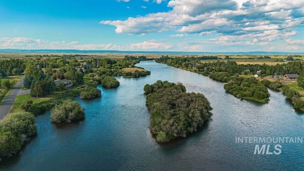 Photo of 2700 N River Road, Saint Anthony, ID 83445 (MLS # 98981678)