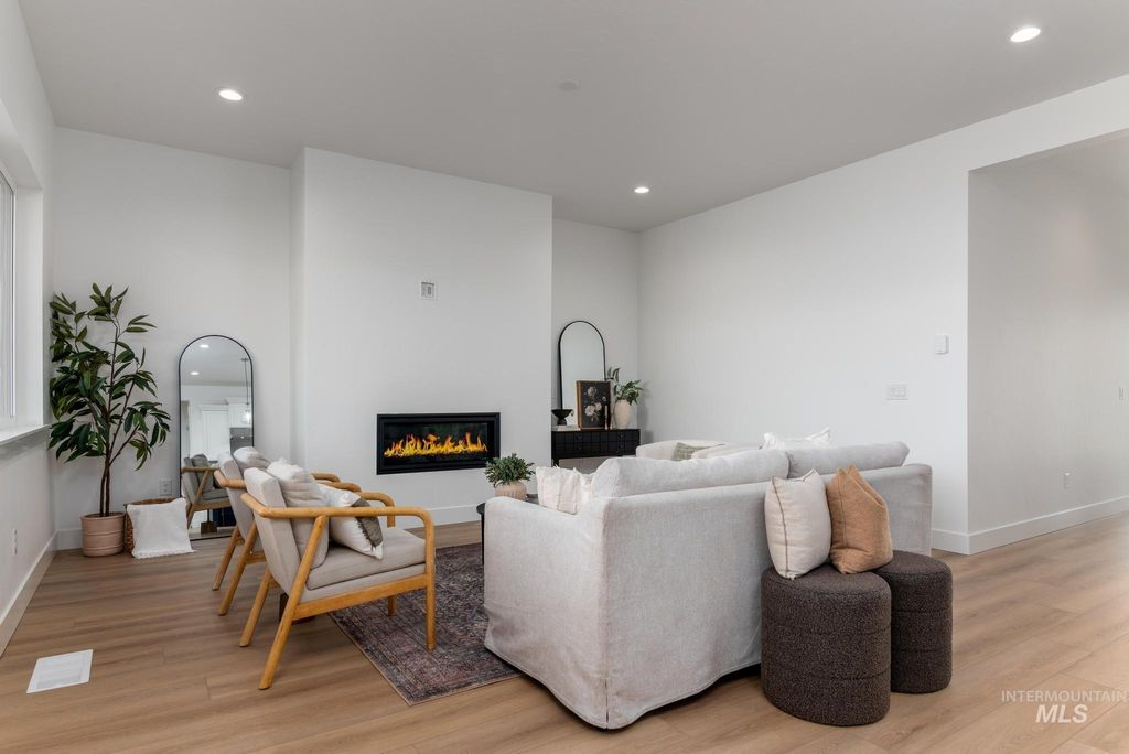 Photo of 3612 N Pindall Way, Star, ID 83669 (MLS # 98980814)