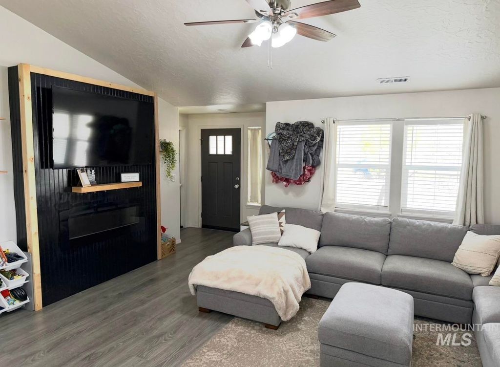 Photo of 695 Stanley Lake St, Middleton, ID 83644 (MLS # 98981772)