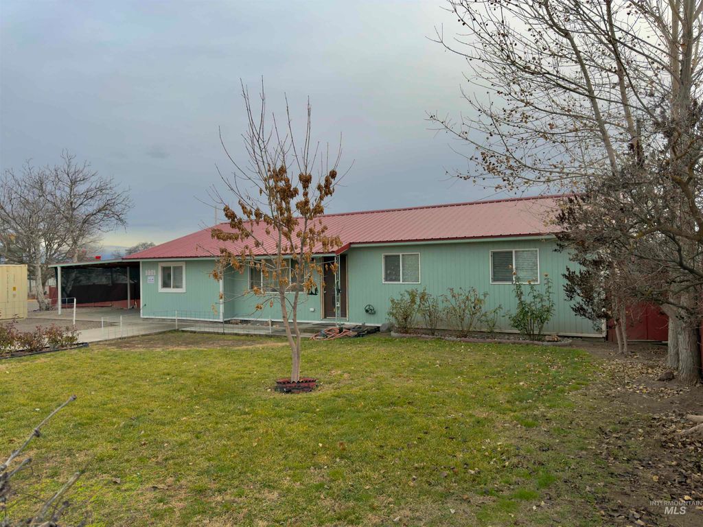 Photo of 336 NW 11th Ave, Ontario, OR 97914 (MLS # 98969395)