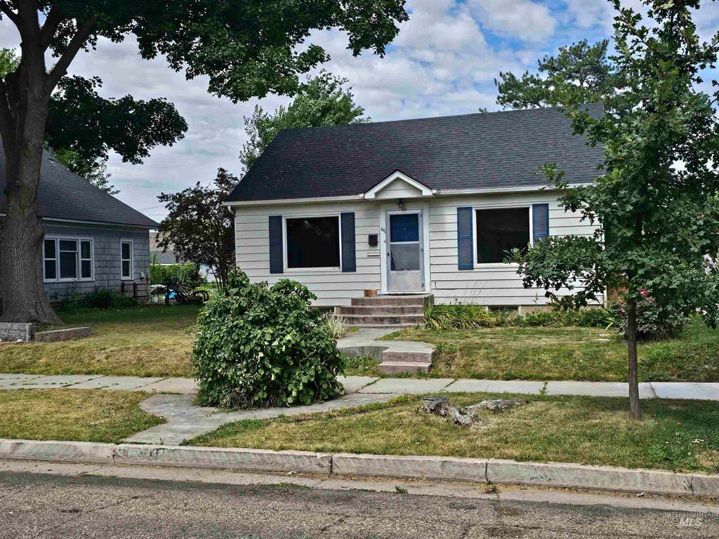 Photo of 611 17 Ave S AVE, Nampa, ID 83651 (MLS # 98997666)