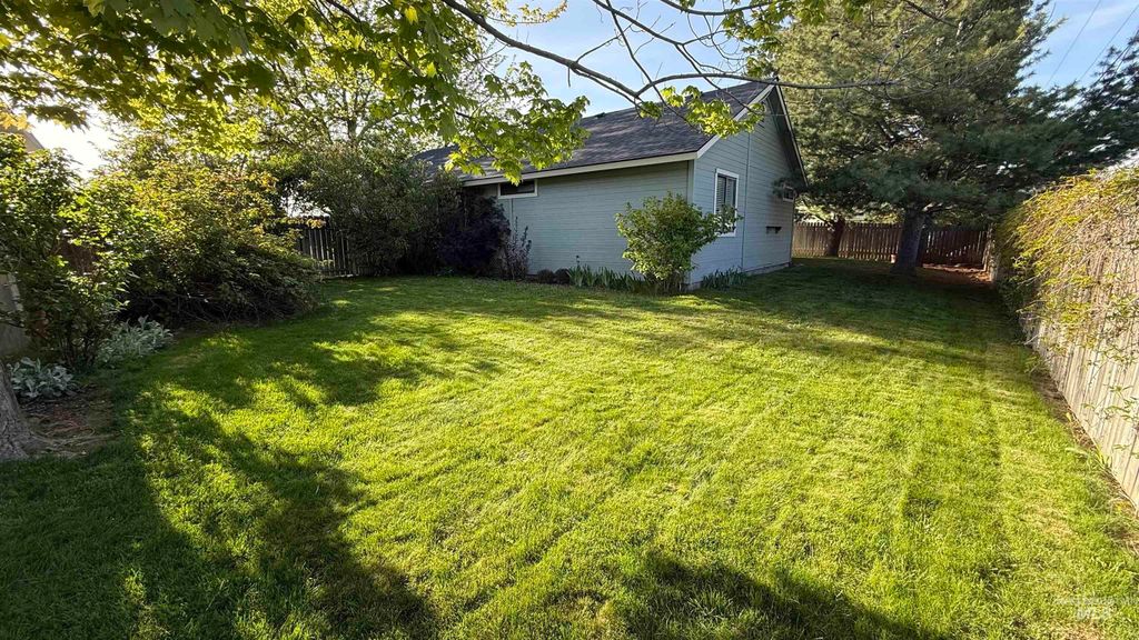 Photo of 1300 W Yost Court, Meridian, ID 83642 (MLS # 98984415)