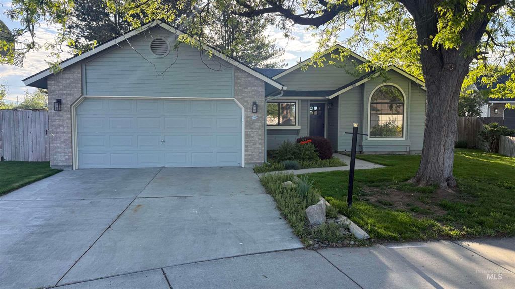 Photo of 1300 W Yost Court, Meridian, ID 83642 (MLS # 98984415)