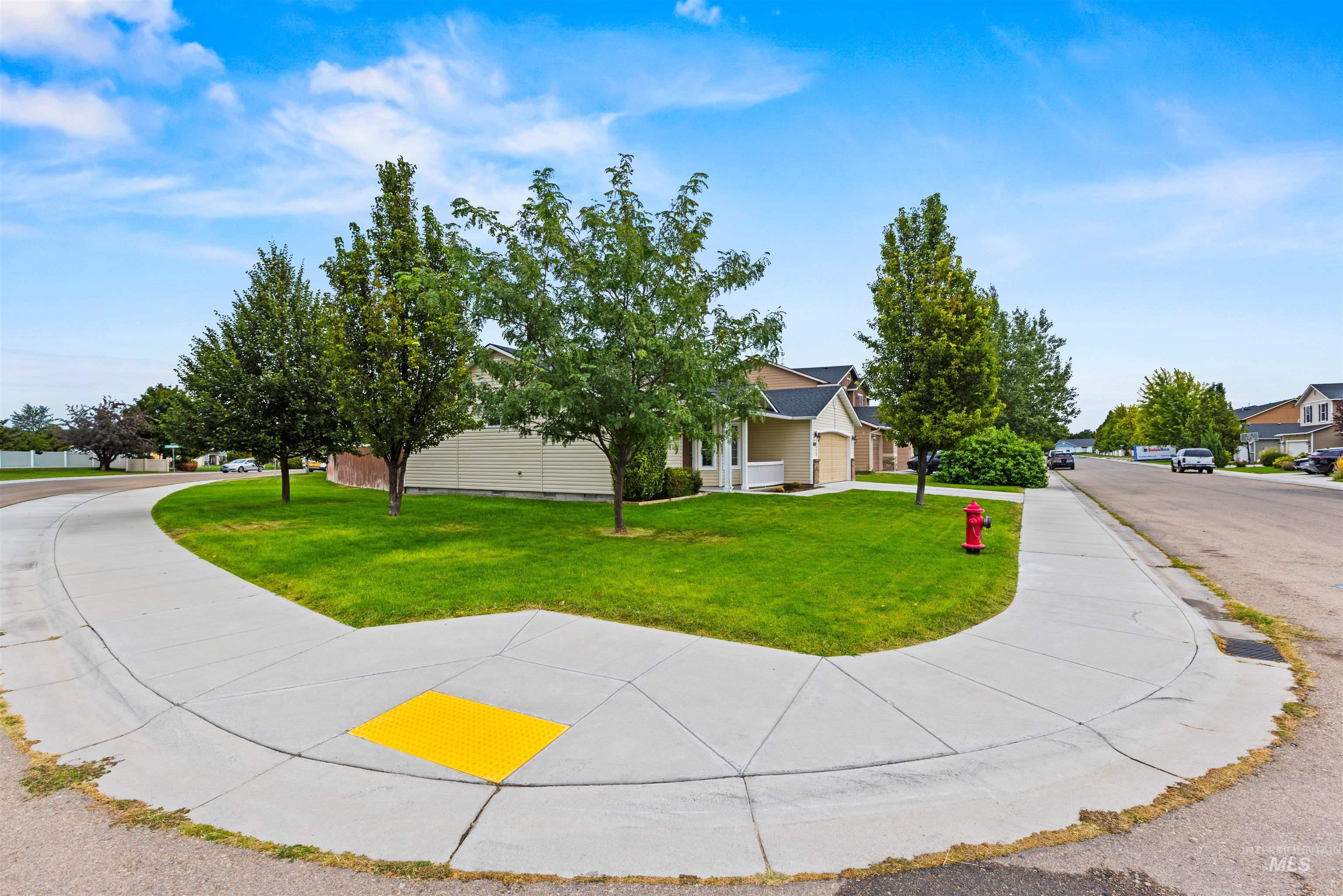 8332 W Snohomish
