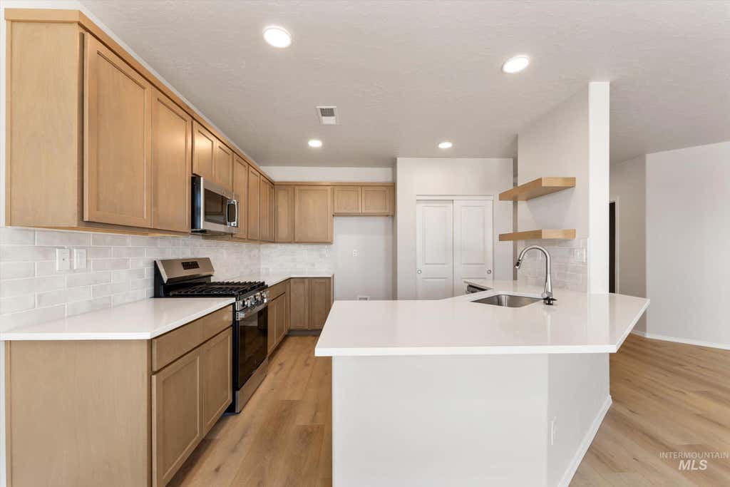 Photo of 924 Mason View Place, Caldwell, ID 83605 (MLS # 98989915)