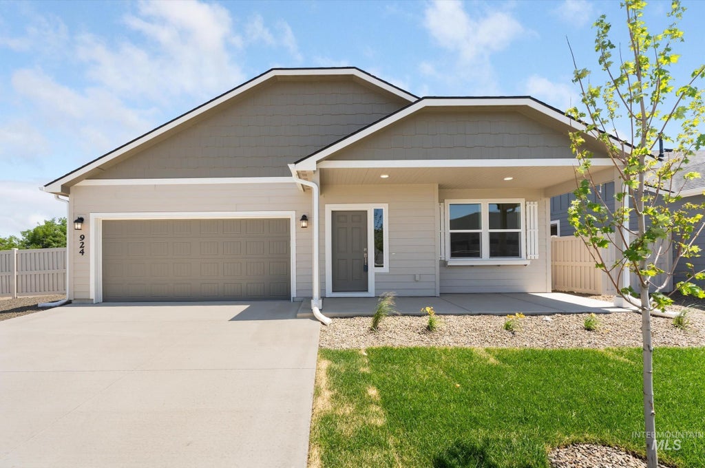 Photo of 924 Mason View Place, Caldwell, ID 83605 (MLS # 98989915)