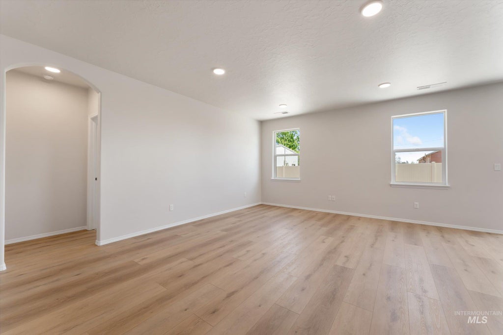 Photo of 924 Mason View Place, Caldwell, ID 83605 (MLS # 98989915)