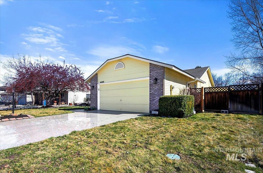 Photo of 4488 N Crimson Pl, Boise, ID 83703 (MLS # 98977099)