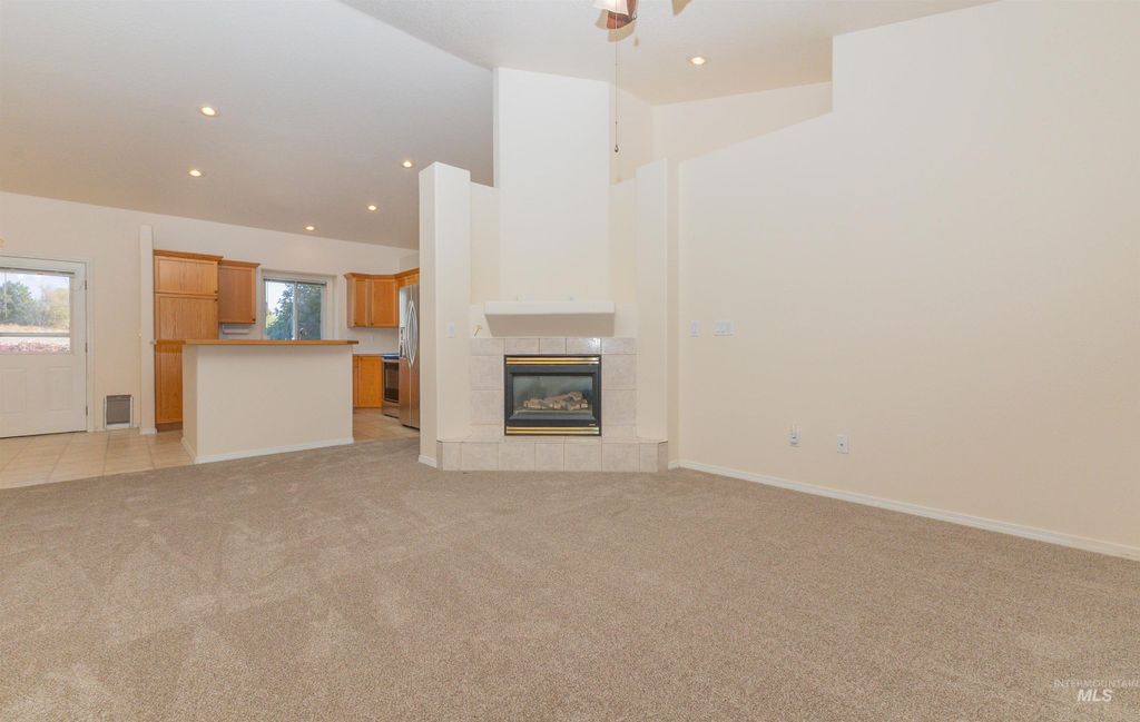 Photo of 2912 E Iowa Ave, Nampa, ID 83686 (MLS # 98964205)