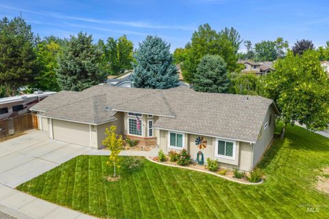 Photo of 12148 W Clover Meadow Dr, Boise, ID 83713 (MLS # 98961268)