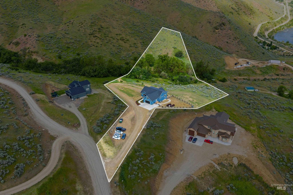 Photo of 42 Shoemaker Lane, Horseshoe Bend, ID 83629 (MLS # 98995507)