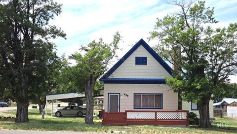 495 1st St East Huntington OR 97907