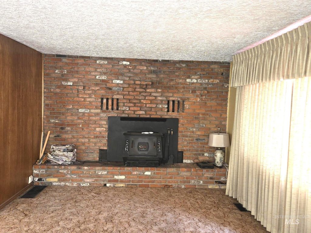 Photo of 495 1st Street East St, Huntington, OR 97907 (MLS # 98949471)