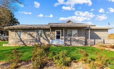 Photo of 106 Maplewood Circle, Rupert, ID 83350 (MLS # 98984967)