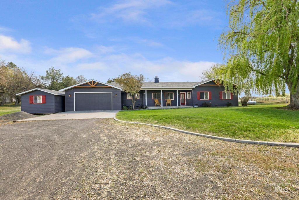 Photo of 2726 850 E, Hagerman, ID 83332 (MLS # 98984123)