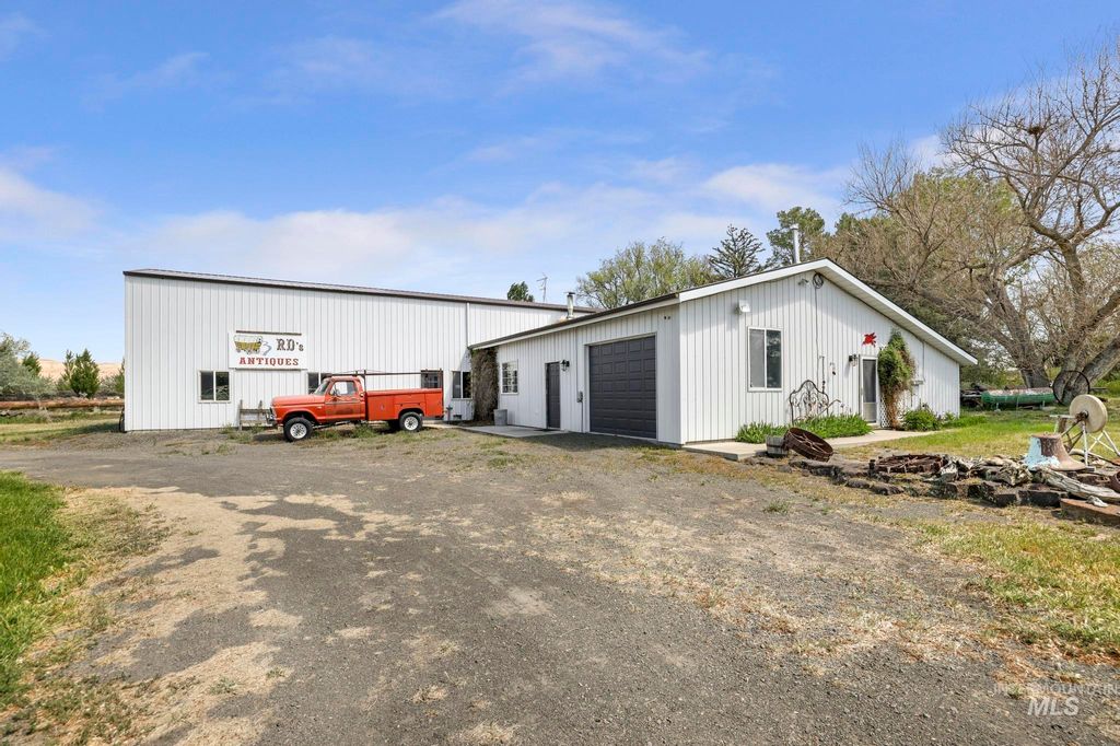 Photo of 2726 850 E, Hagerman, ID 83332 (MLS # 98984123)