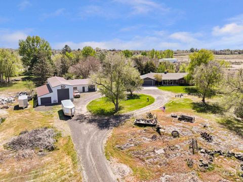 Photo of 2726 850 E, Hagerman, ID 83332 (MLS # 98984123)