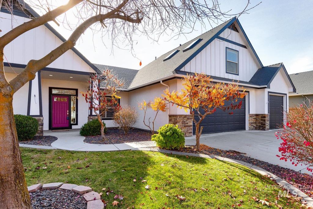 Photo of 2191 W Ditch Creek Drive, Meridian, ID 83646 (MLS # 98976736)