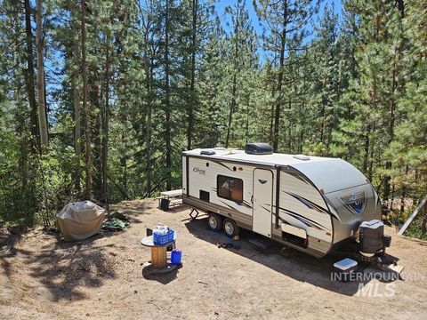 Photo of TBD Point Lane, Cascade, ID 83611 (MLS # 98982200)