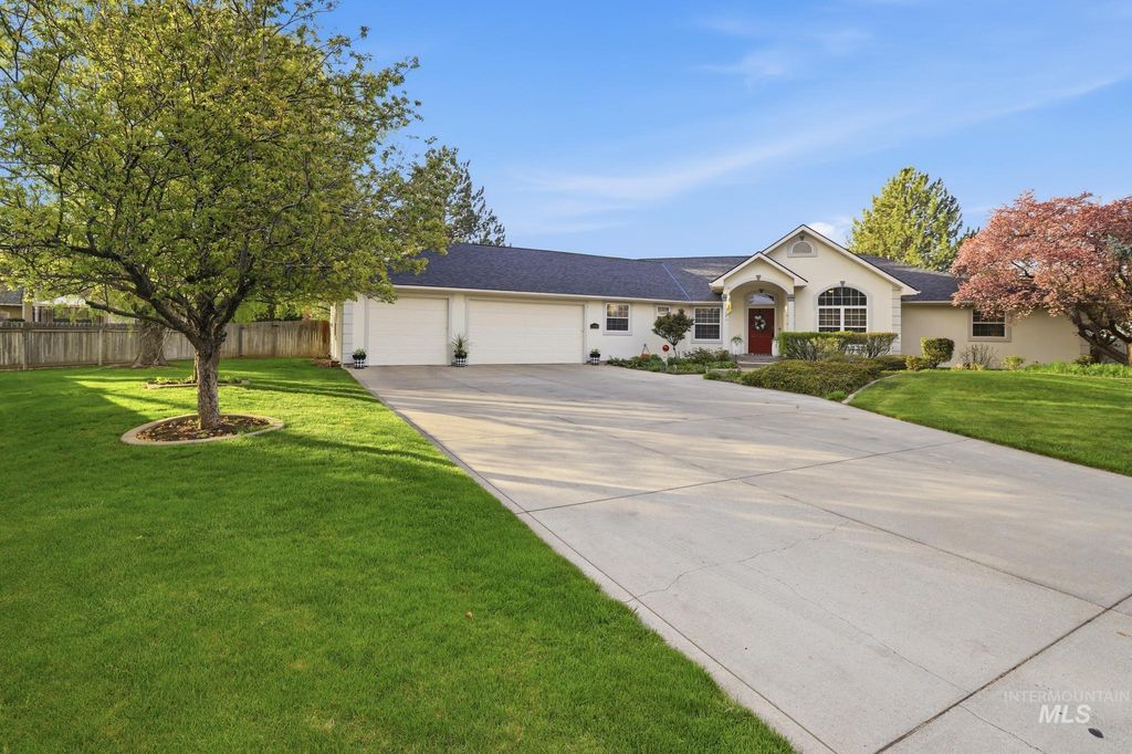 Photo of 1990 Candleridge Dr, Twin Falls, ID 83301 (MLS # 98981922)