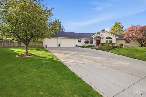Photo of 1990 Candleridge Dr, Twin Falls, ID 83301 (MLS # 98981922)