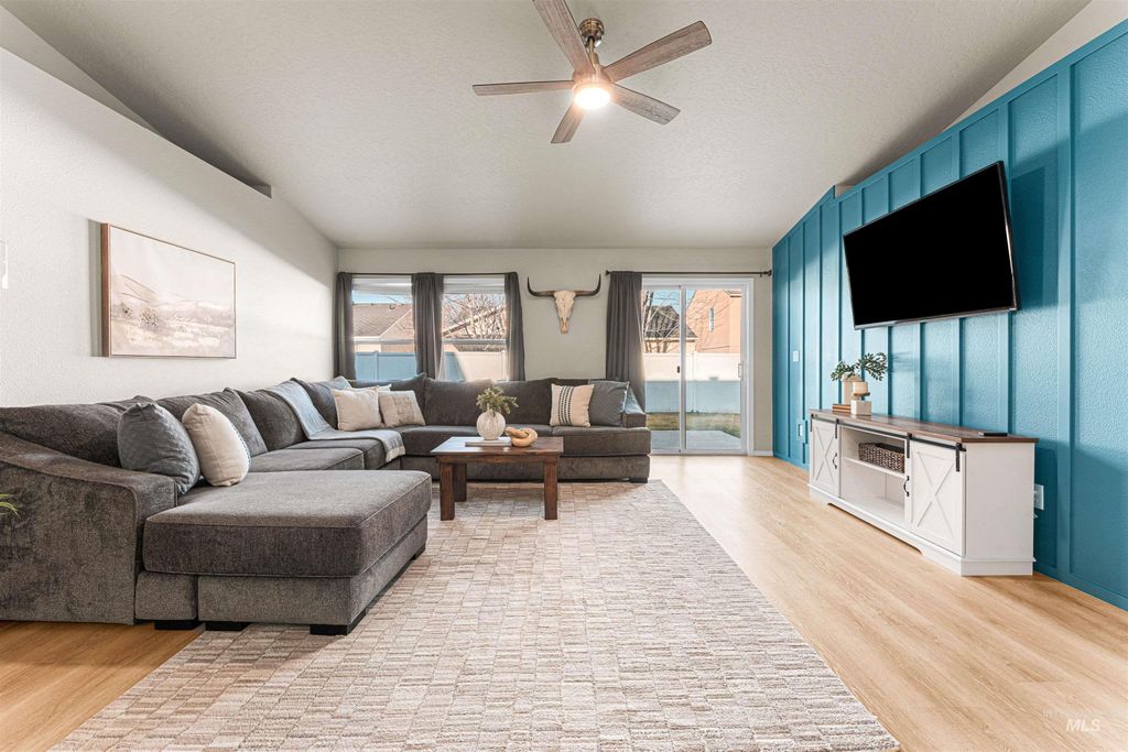 Photo of 212 Forest Parkway, Caldwell, ID 83605 (MLS # 98973168)