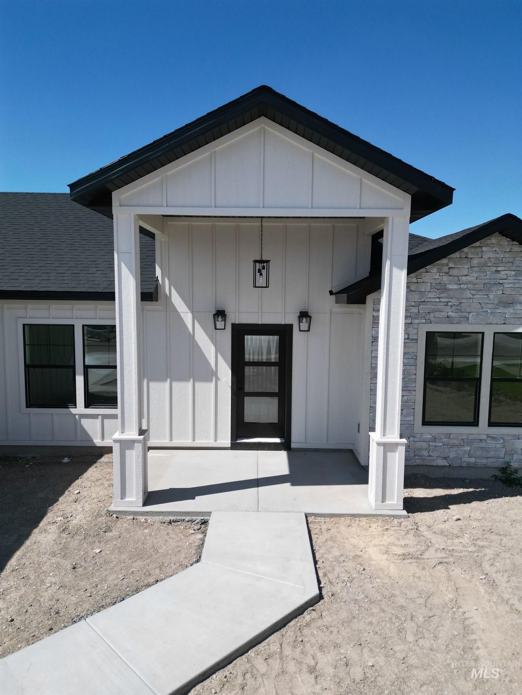 Photo of 944 Vista Ave, Kimberly, ID 83341 (MLS # 98955016)