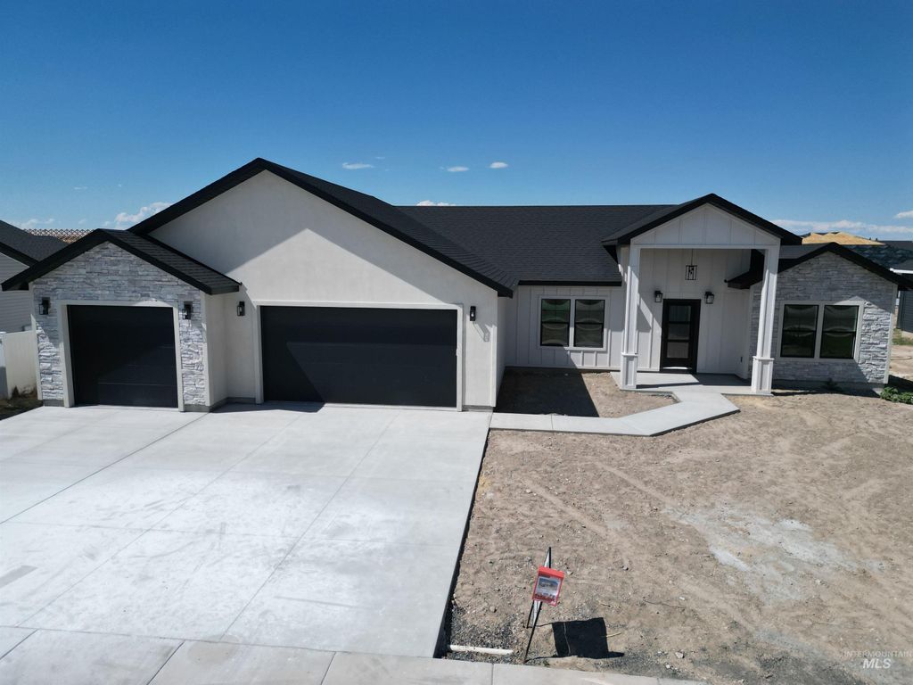 Photo of 944 Vista Ave, Kimberly, ID 83341 (MLS # 98955016)