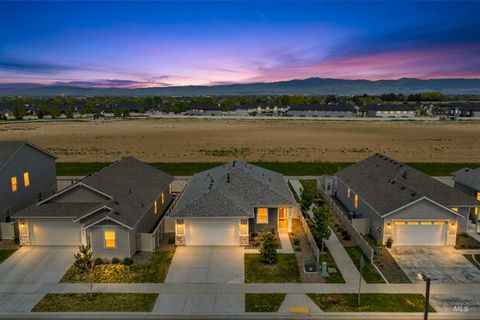 Photo of 4232 S. Graycliff Way, Meridian, ID 83642 (MLS # 98984518)