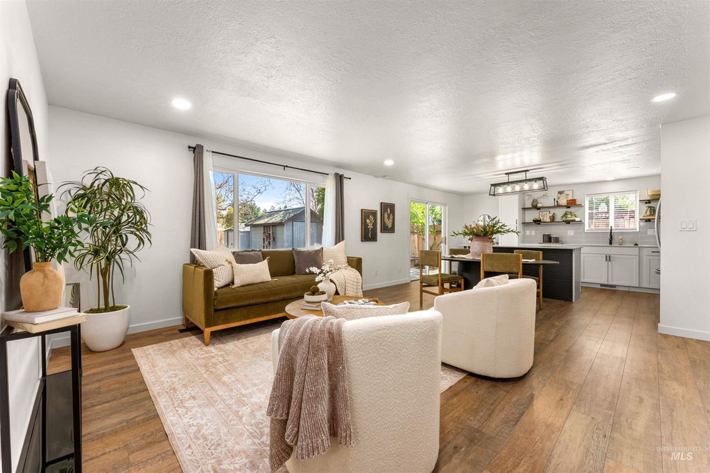 Photo of 4700 N Jennifer St, Boise, ID 83704 (MLS # 98984183)