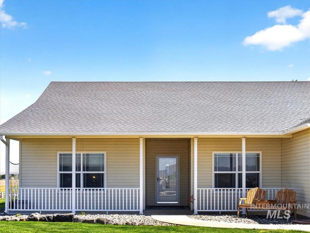 Photo of 27240 Pioneer Ln, Parma, ID 83660 (MLS # 98987587)