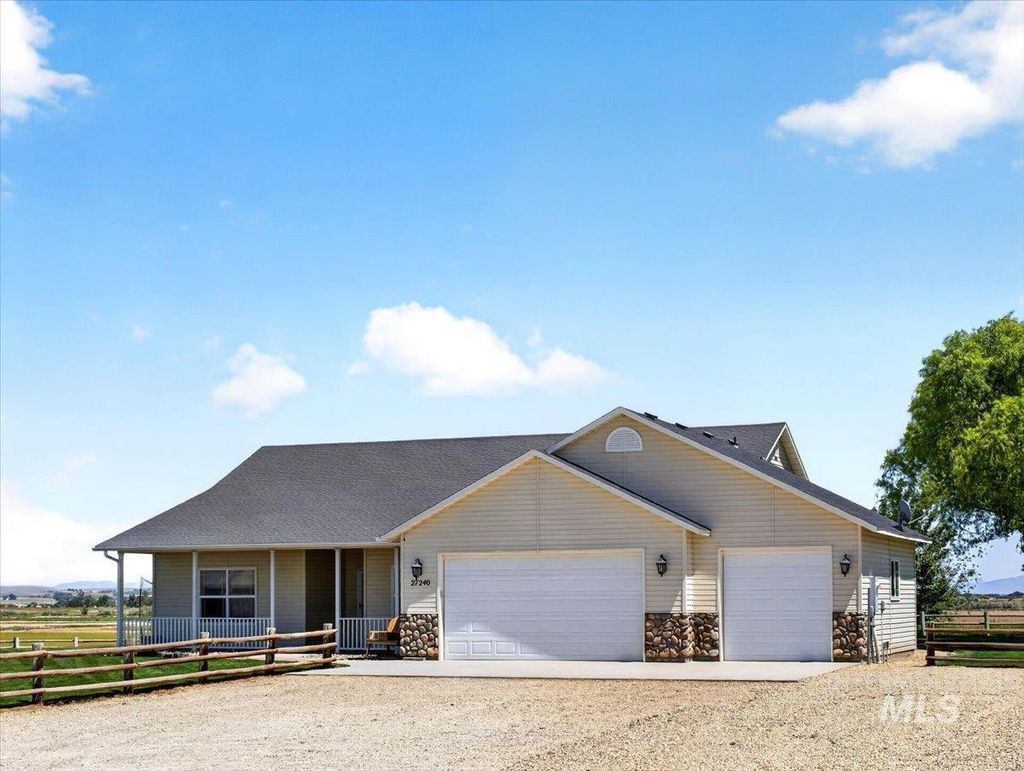 Photo of 27240 Pioneer Ln, Parma, ID 83660 (MLS # 98987587)