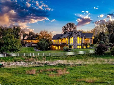 Photo of 4262 S Rustler Lane, Meridian, ID 83642 (MLS # 98969624)