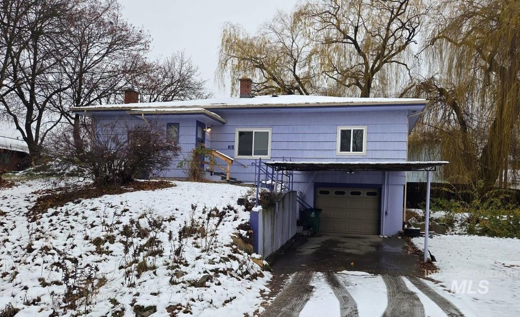 Photo of 615 N Washington St, Moscow, ID 83843 (MLS # 98969172)