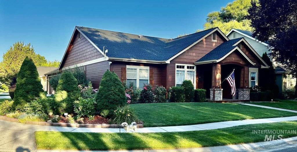 Photo of 3738 N Hollymount Way, Meridian, ID 83646 (MLS # 98999924)