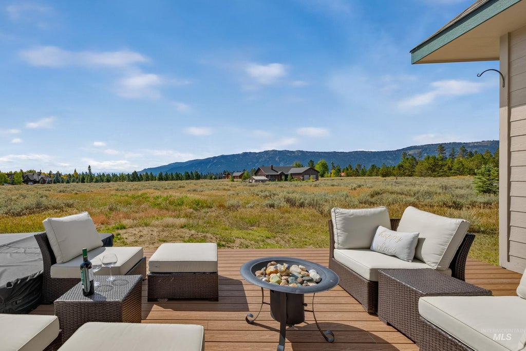 Photo of 59 Salmon Loop, Donnelly, ID 83615 (MLS # 99000930)
