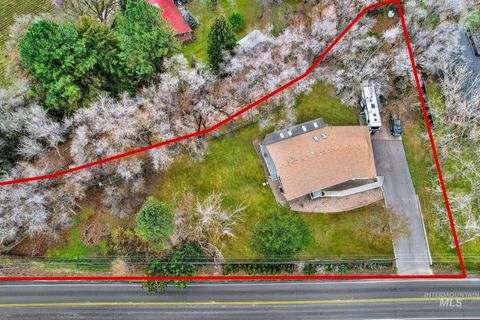 Photo of 457 E Beacon Light Rd, Eagle, ID 83616 (MLS # 98968932)