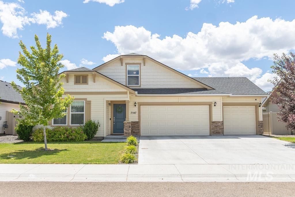 Photo of 7547 E Savanna River St, Nampa, ID 83687 (MLS # 98990018)