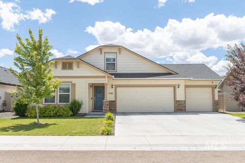 Photo of 7547 E Savanna River St, Nampa, ID 83687 (MLS # 98990018)