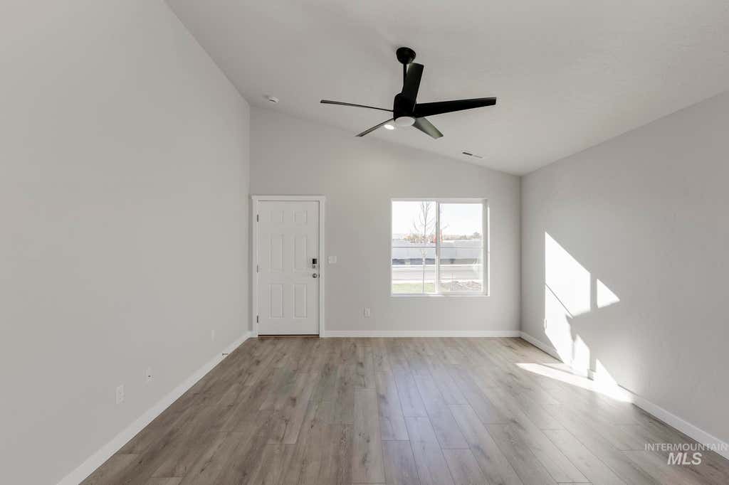 Photo of 227 W 17th Ave, Jerome, ID 83338 (MLS # 98989353)