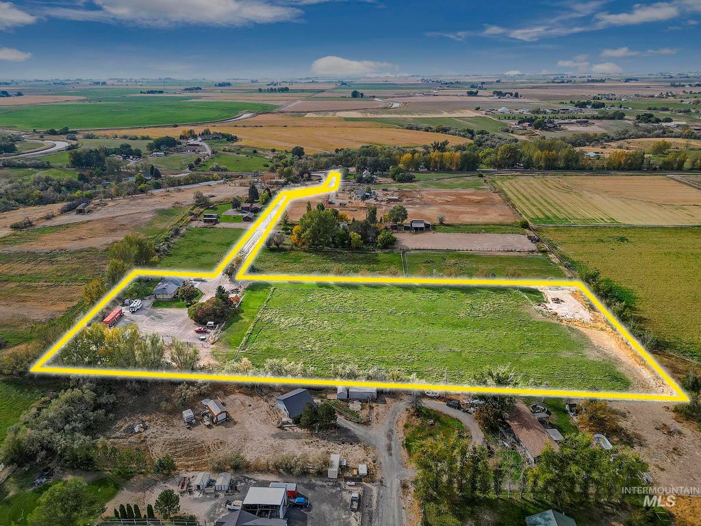 Photo of 2220 3762 N, Filer, ID 83328 (MLS # 98930778)